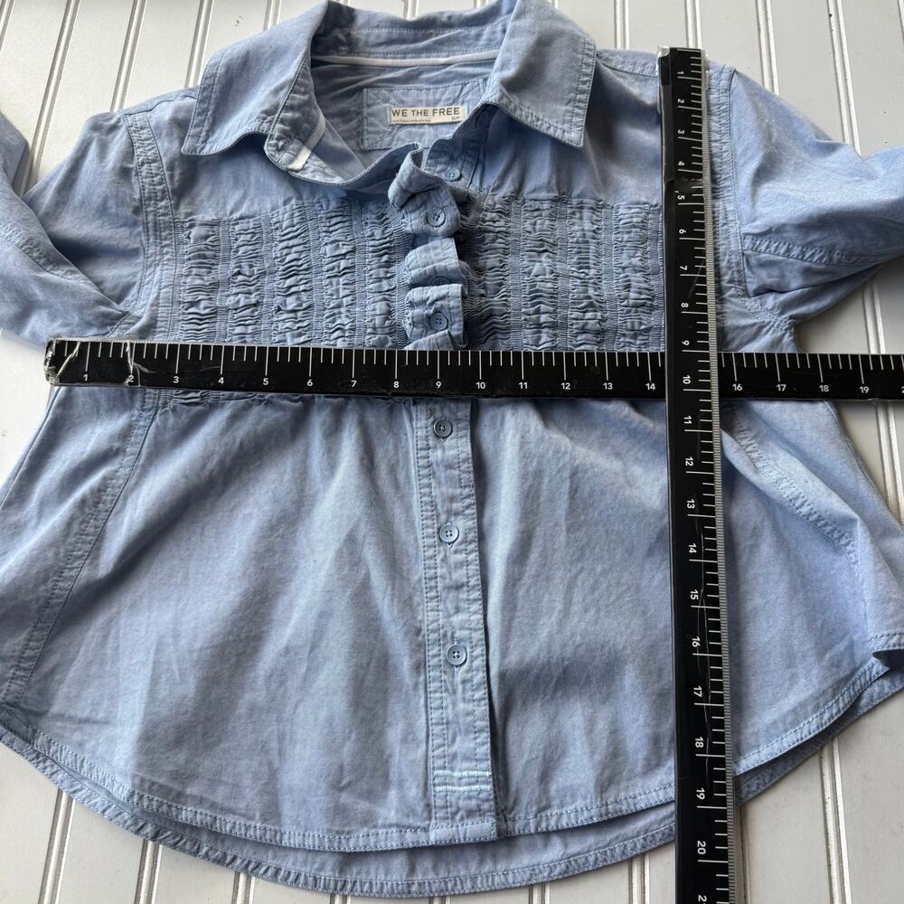 Free People We The Free Taylor Oxford shirt ruched panels on the chest. Size S - Picture 10 of 12